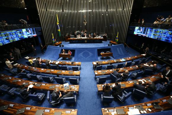 Senado debate a reeleição do Executivo