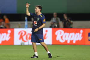 Fernando Diniz, técnico interino da Seleção Brasileira