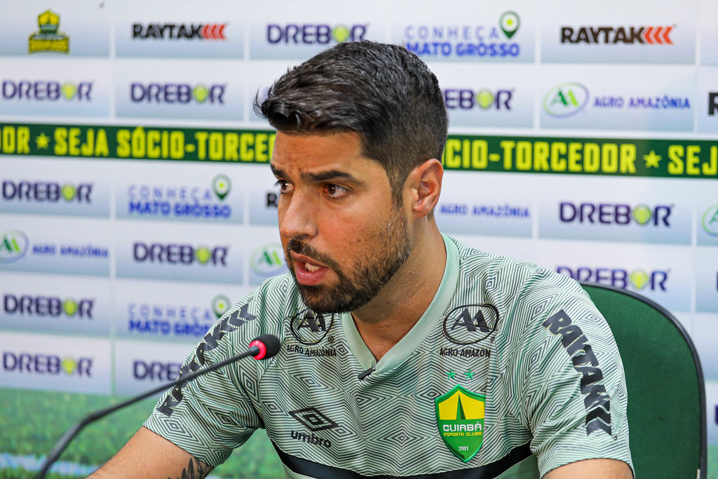 António Oliveira, técnico do Cuiabá