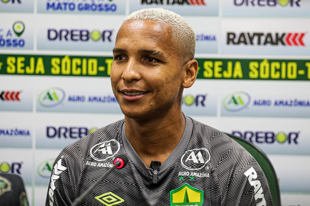 Deyverson, atacante do Cuiabá