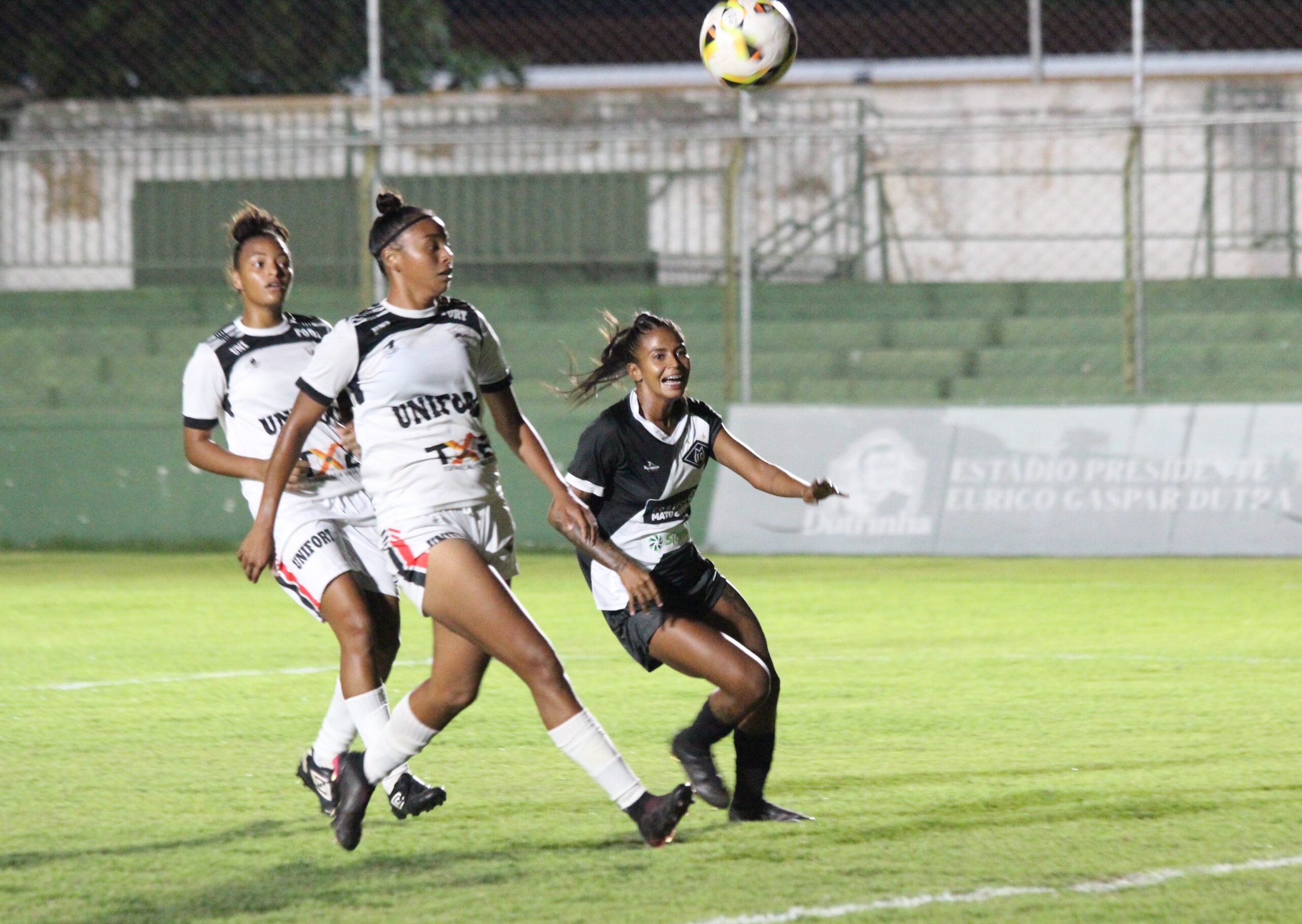 Mixto feminino, final mato-grossense contra o Ação