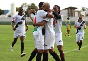 Mixto comemora gol
