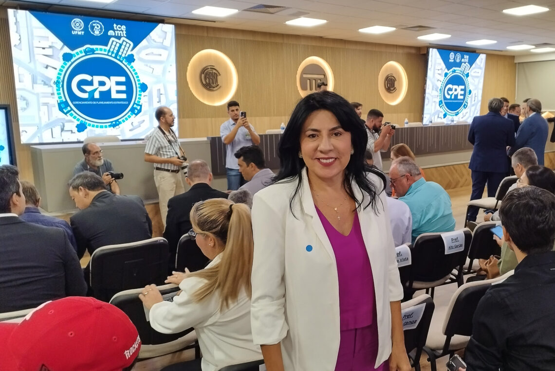 Prefeita Eliene Liberato