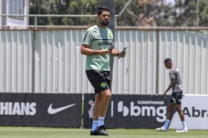 Cuiabá enfrenta o Santos