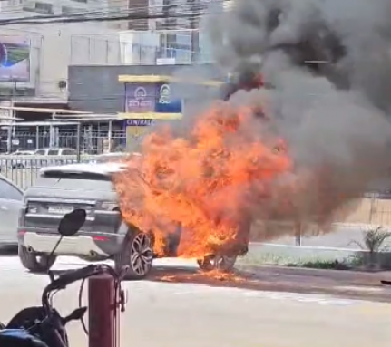 vídeo carro incêndio