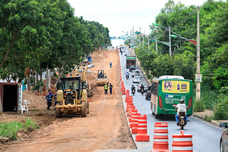 Obras do BRT na Avenida do CPA