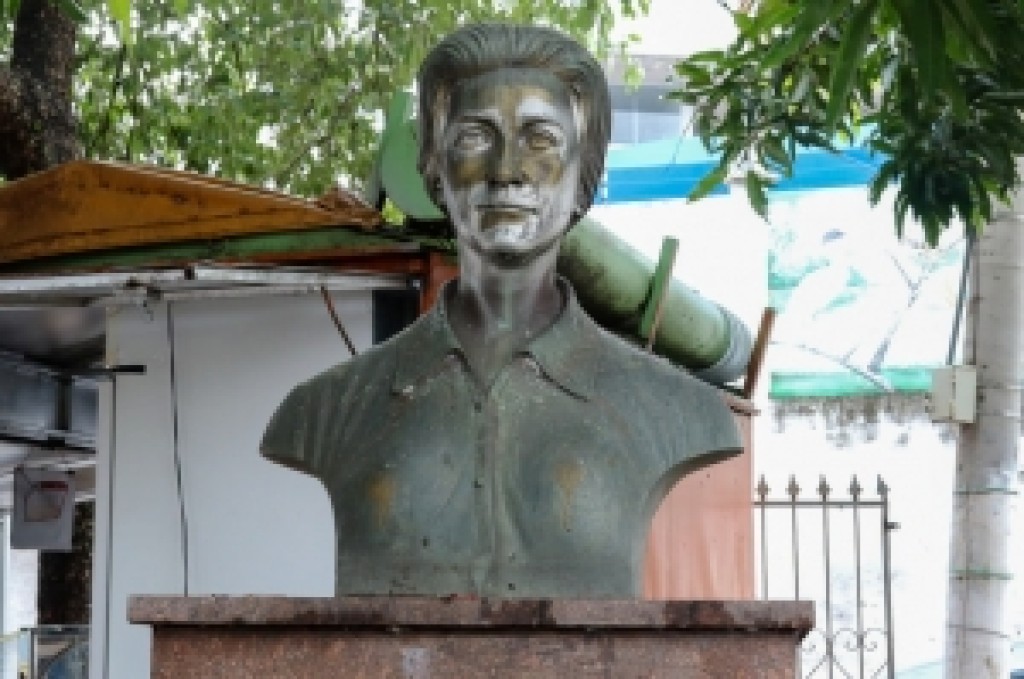 busto de Ana Maria do Couto May