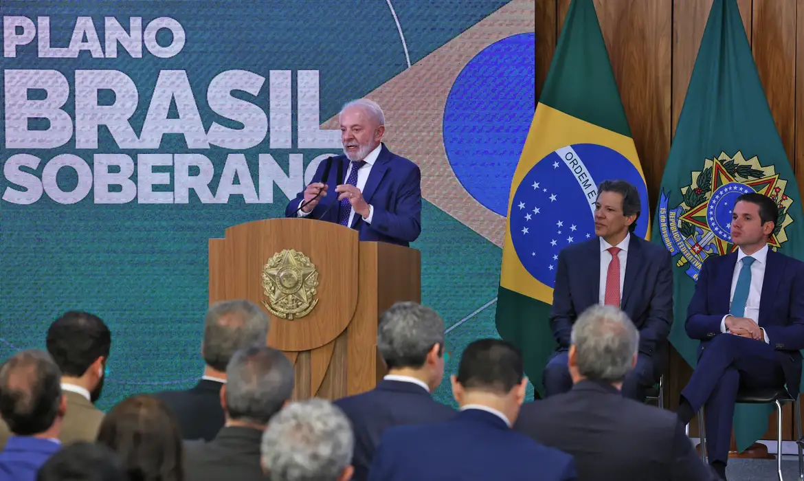 Avaliação do governo Lula segue estável, com 51% de reprovação e 46% de aprovação